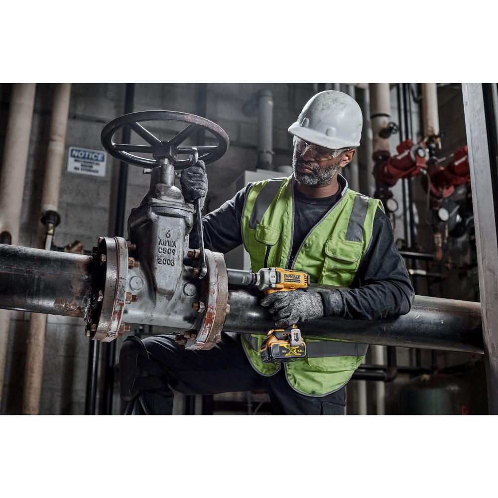 Аккумуляторный гайковерт DEWALT DCF892N