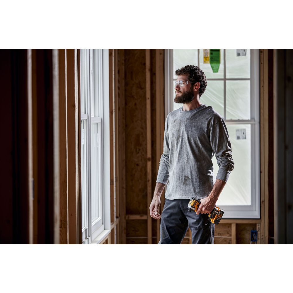 Аккумуляторный гайковерт DEWALT DCF921NT