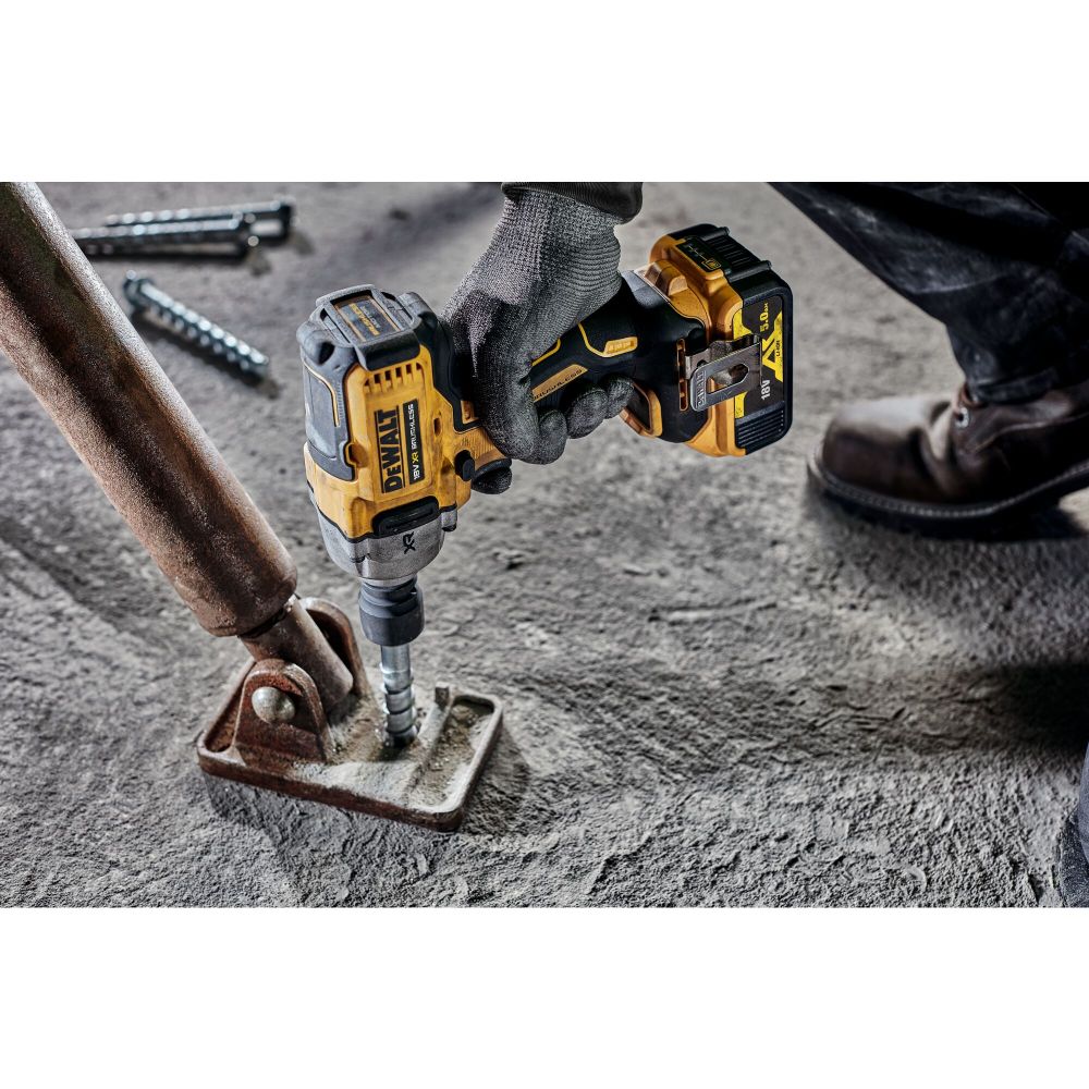 Аккумуляторный гайковерт DEWALT DCF923N