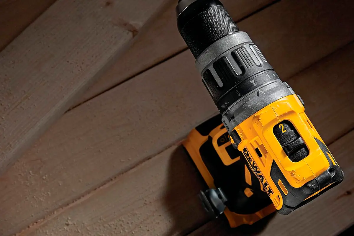 Аккумуляторная ударная дрель-шуруповерт DEWALT DCD796E2T, 18 В, 2000 об/мин, 34000 уд/мин, с 2 АКБ 1.7 Ач и ЗУ, в кейсе (DCD796E2T-QW)