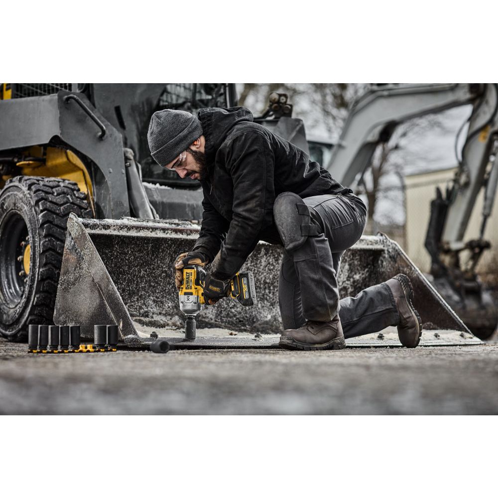 Аккумуляторный гайковерт DEWALT DCF964NT